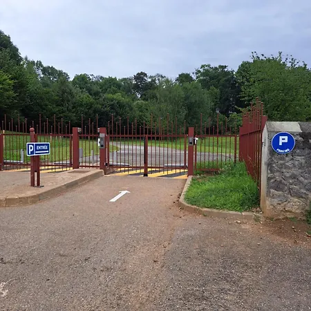 Apartahotel Terres De France - Domaine Du Palais 3*