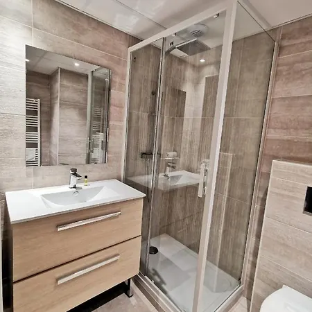 Ξενοδοχείο με διαμερίσματα Terres De France - Domaine Du Palais 3*