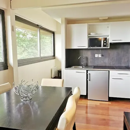 Terres De France - Domaine Du Palais Apart-hotel 3*