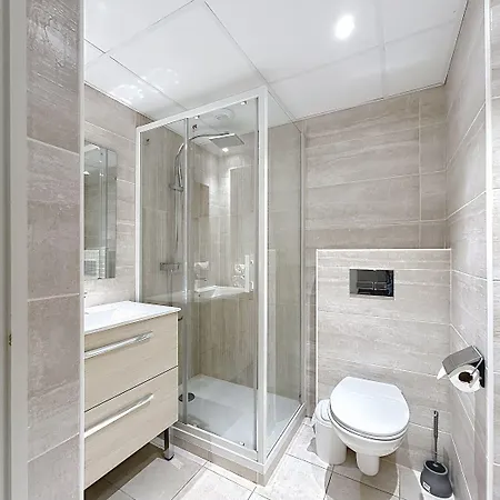 Terres De France - Domaine Du Palais Aparthotel 3*