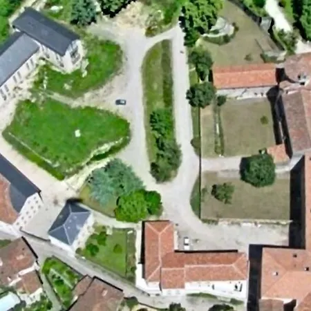 Aparthotel Terres De France - Domaine Du Palais