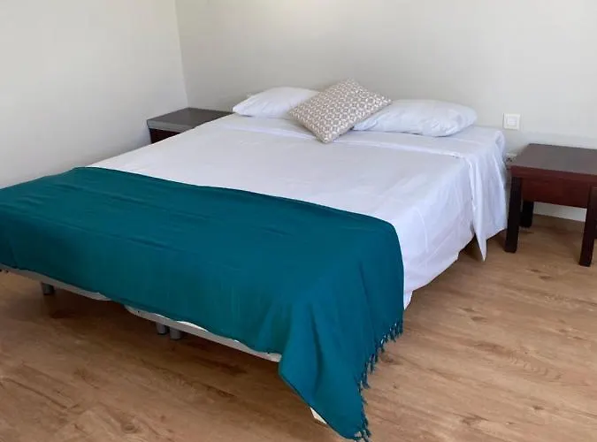 Terres De France - Domaine Du Palais Appart hôtel