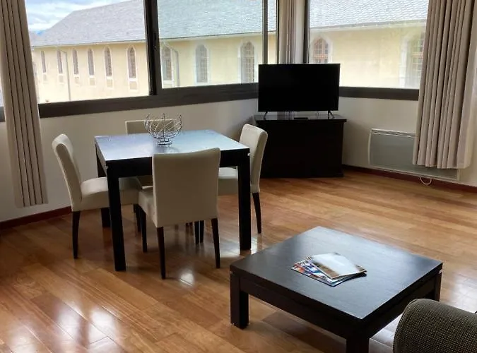 Terres De France - Domaine Du Palais Appart hôtel Saint-Lizier