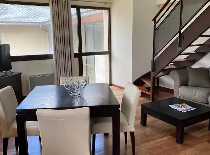 Terres De France - Domaine Du Palais Appart hôtel 3*