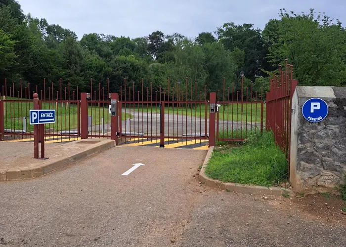 Appart hôtel Terres De France - Domaine Du Palais 3*